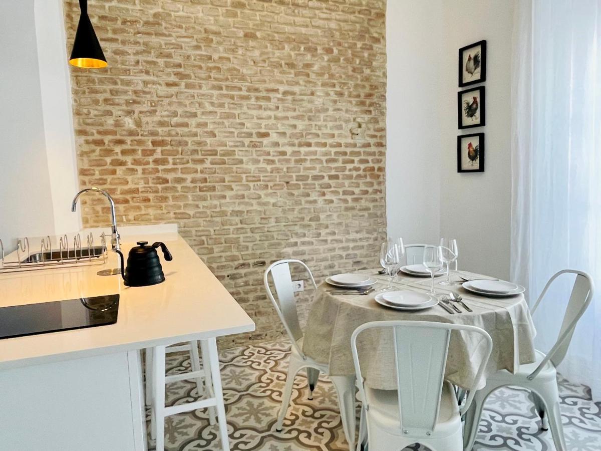Modern Apartment In The City Centre, La Alameda Siviglia Esterno foto